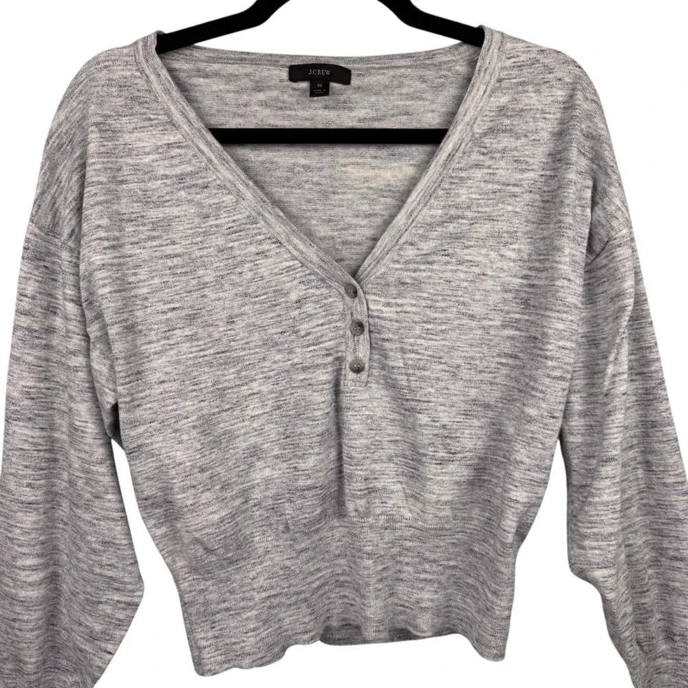J. Crew Sweater Size M Heathered Gray V‎ Neck Button Front Cropped Capsule